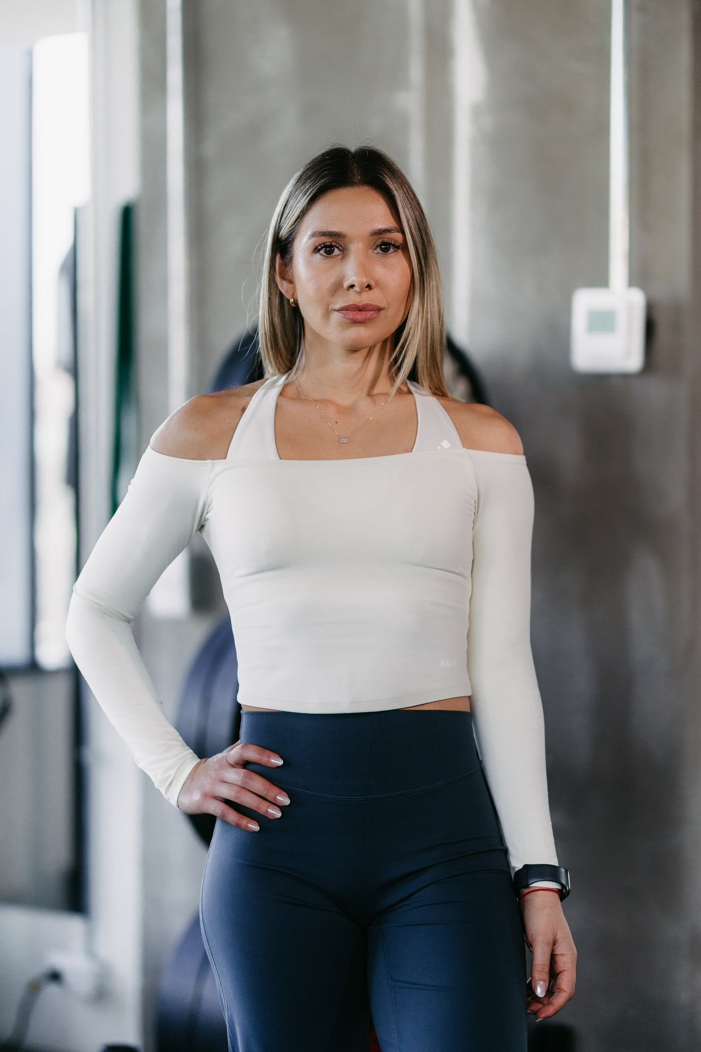 Polera Off Shoulder Mujer Hombros Descubiertos | Yoga y Uso Diario | Blanco Calma